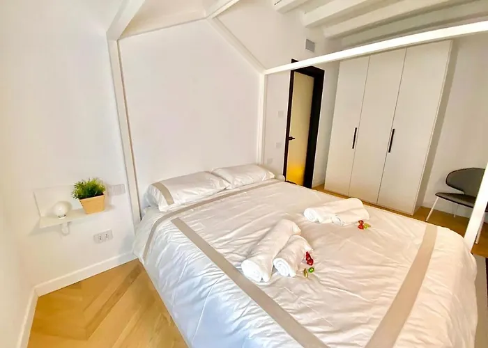 Apartment 1min Da E Duomo Prestigioso