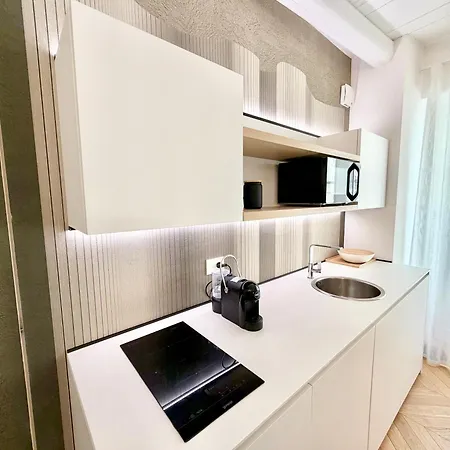 1min Da E Duomo Prestigioso דירה