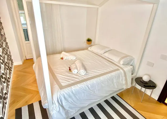 1min Da E Duomo Prestigioso コモ